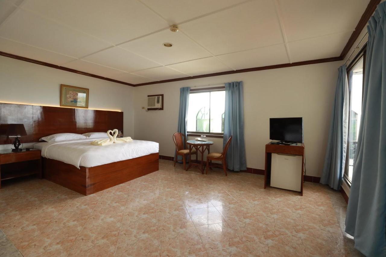 Bohol Plaza Mountain Resort And Restaurant Дауис Экстерьер фото