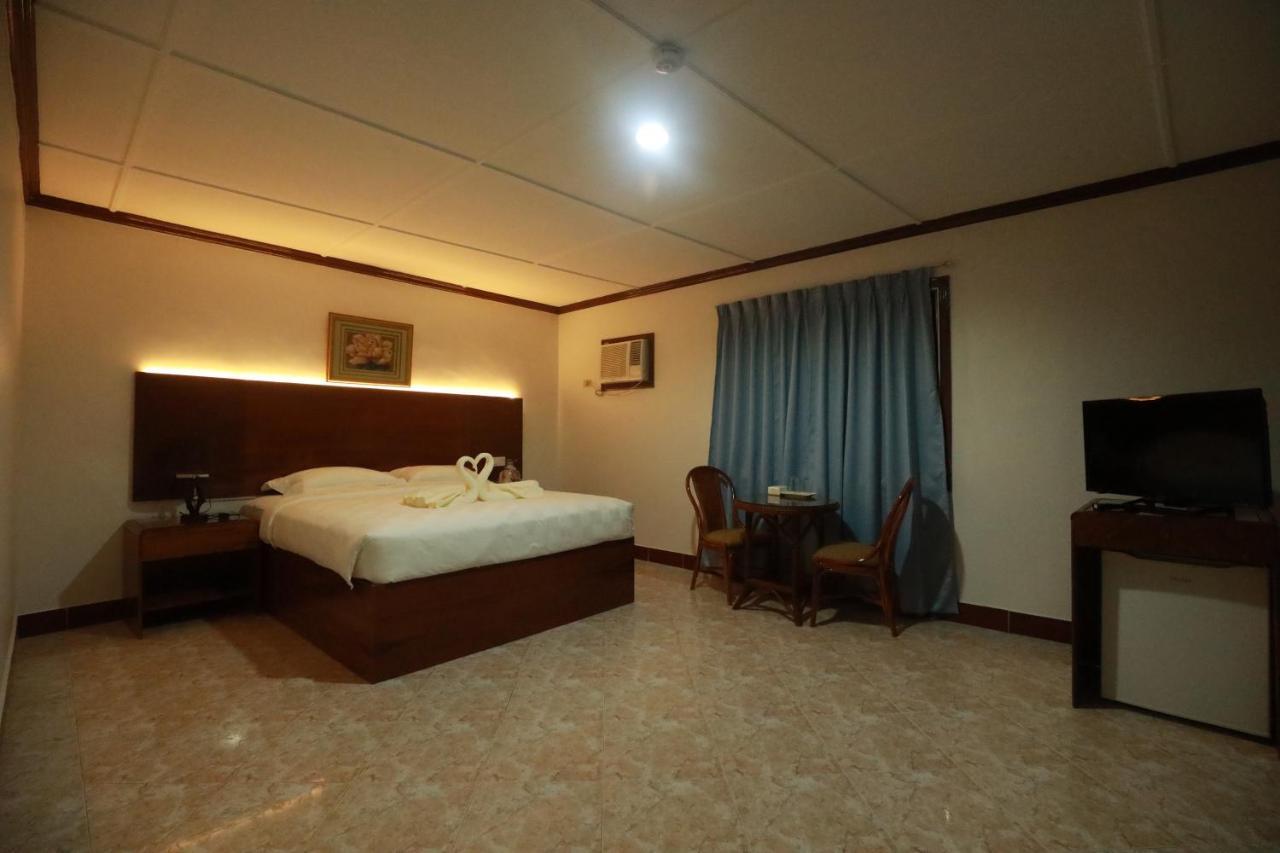 Bohol Plaza Mountain Resort And Restaurant Дауис Экстерьер фото