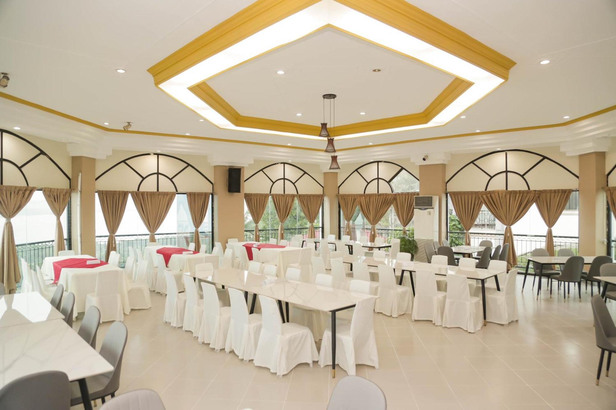 Bohol Plaza Mountain Resort And Restaurant Дауис Экстерьер фото